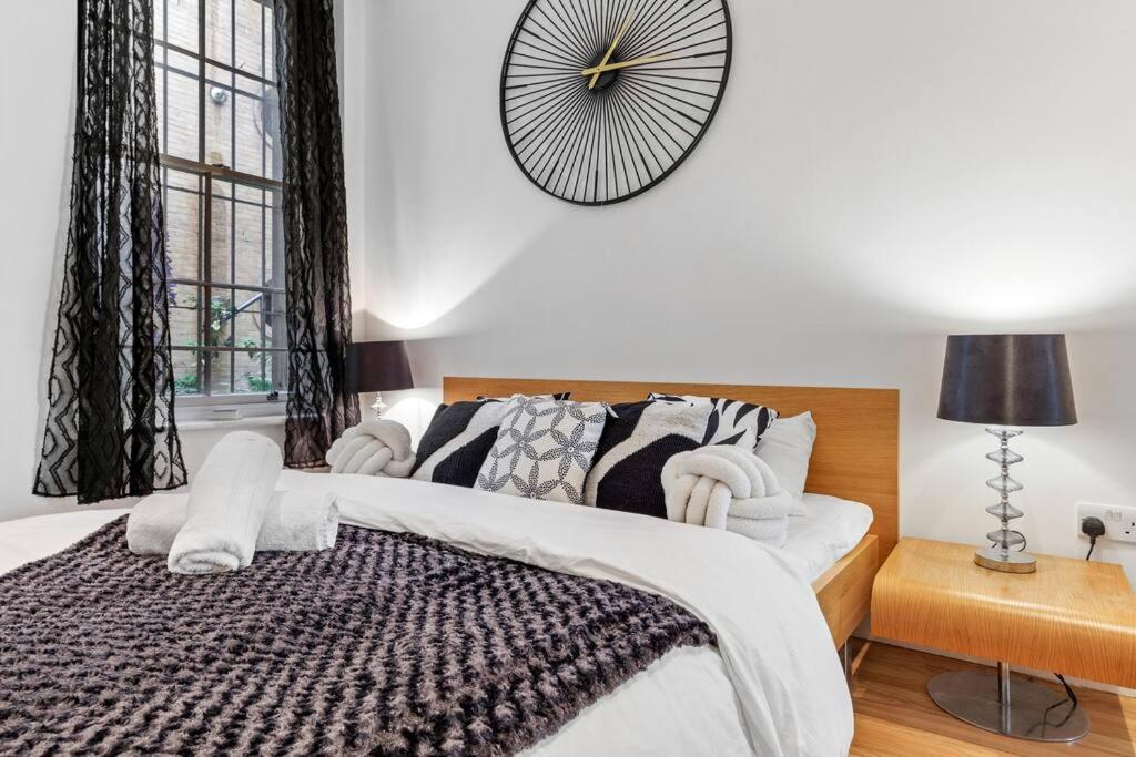 3 Bedroom Flat In Haymarket London Sleeps 14 Hy1 Zewnętrze zdjęcie